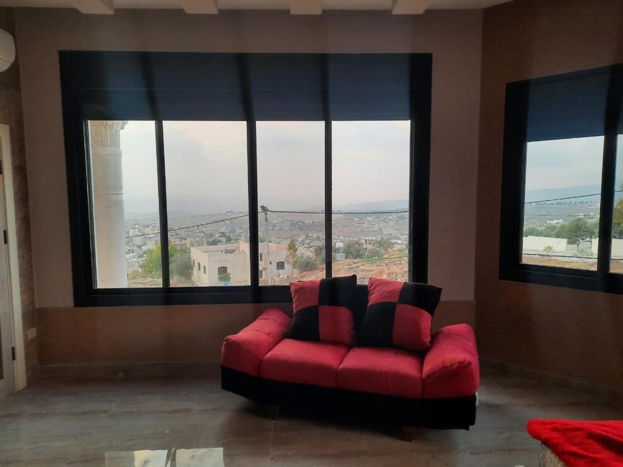 Lotus Housing For Furnished Apartments Jarash Bagian luar foto
