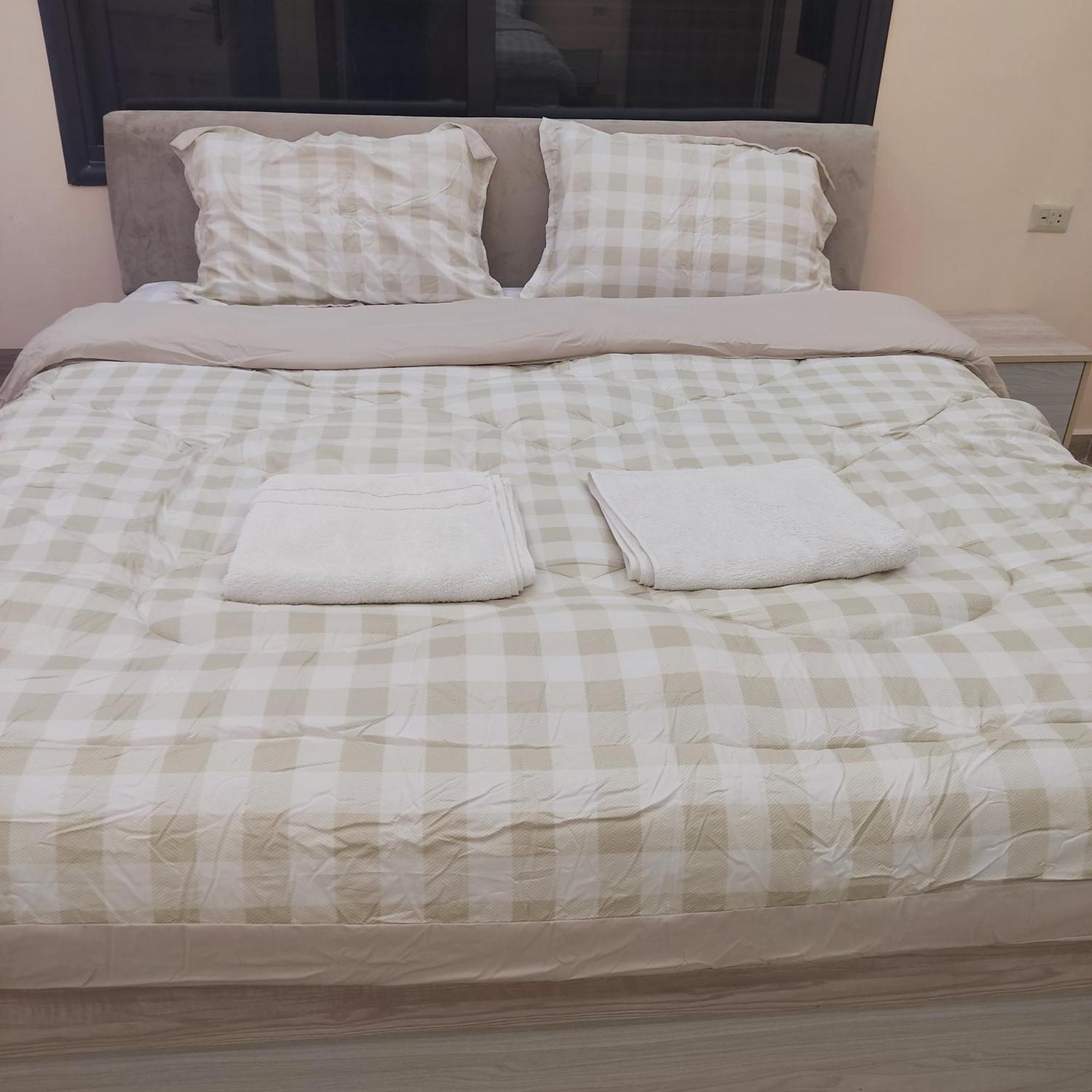 Lotus Housing For Furnished Apartments Jarash Bagian luar foto
